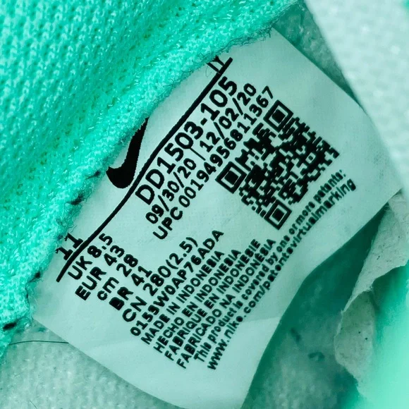 EUC RARE Women’s Nike Low Dunk Green Glow/White Sneakers - HTF - Picture 16 of 17